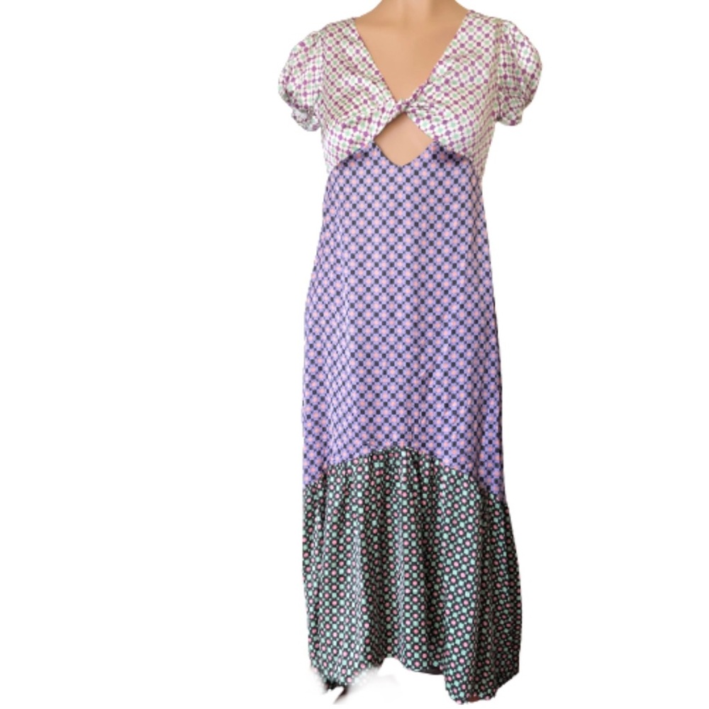 Silky, open back, Keyhole front puffy sleeve floral dress size 0 Petite
